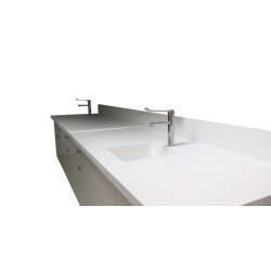Corian worktop 580cm length& 80cm width.